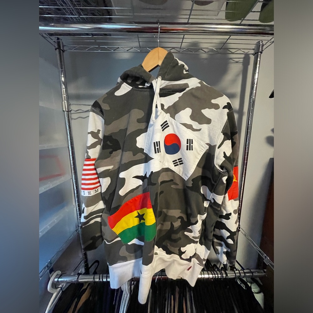 Supreme International Flags Patchwork Hoodie Snow Camo Size M